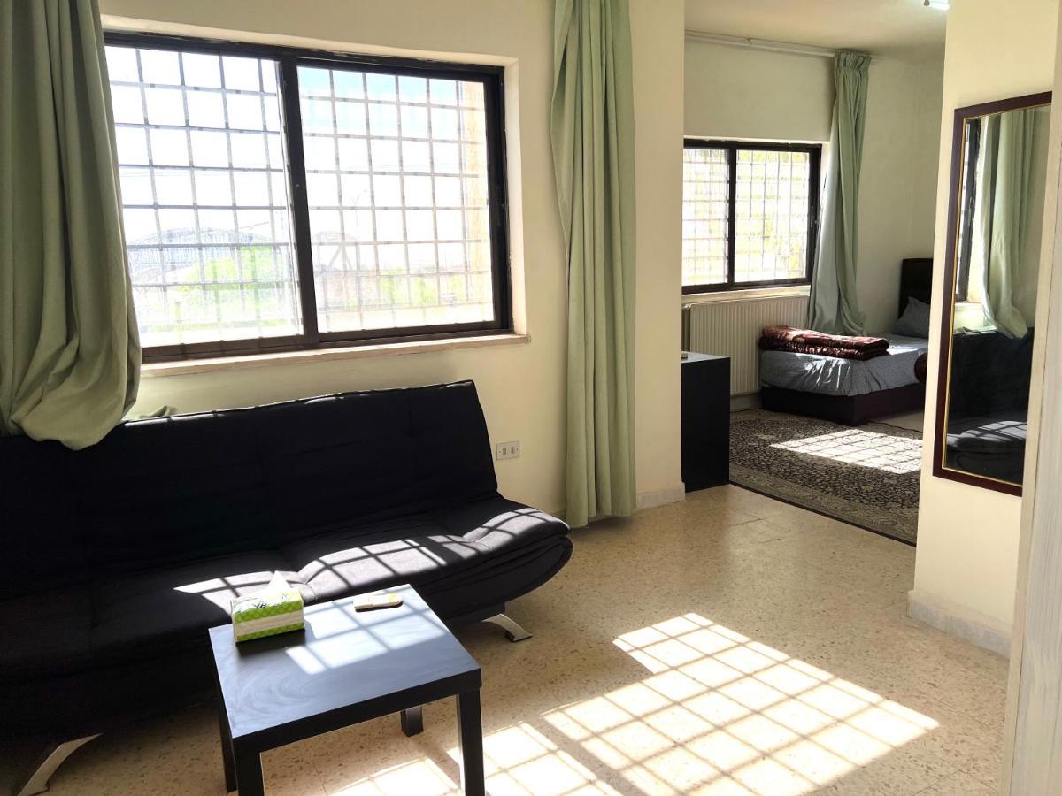 Al QastalAl Qatal Building公寓 外观 照片